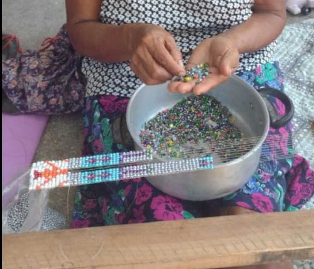 Famílias de refugiados Indígenas Venezuelanos Warao são artesãos no Munícipio de   Nova Iguaçu 
