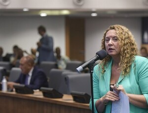 Deputada Zeidan (PT): Restaurantes podem ser obrigados a informar proibição de cobrança de taxa para comandas perdidas