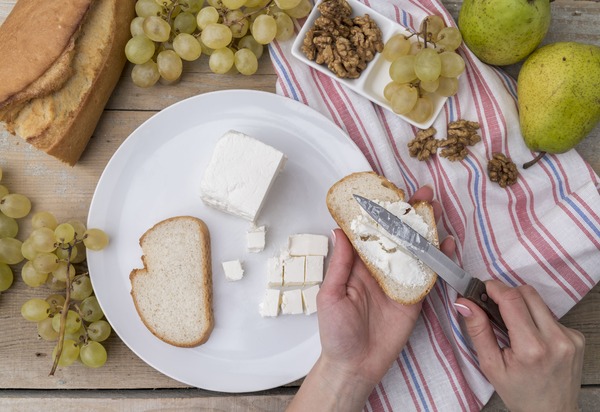 Queijo ajuda na digestão e a emagrecer: veja propriedades e curiosidades sobre o alimento