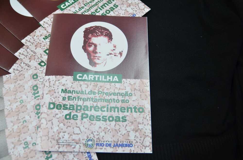 Ação do Governo do Estado na Central do Brasil chama atenção para a causa do desaparecidos