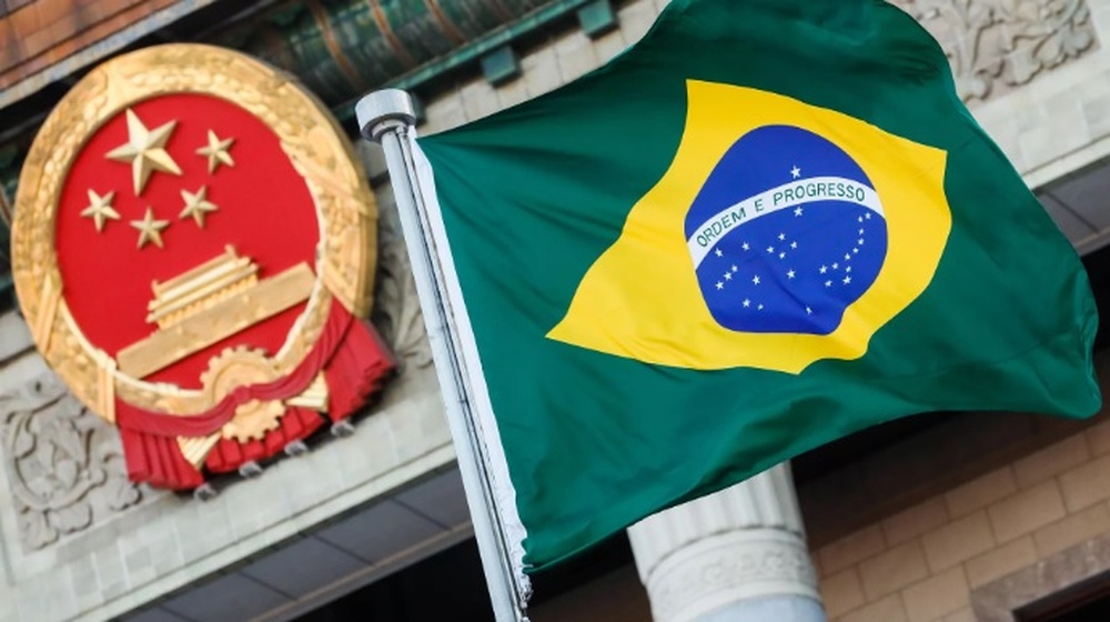 Lula remarca viagem a Pequim; Brasil e China oficialmente anunciam acordo para transações sem dólar