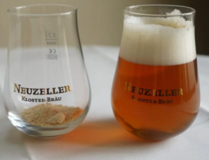 Conheça a primeira cerveja em pó do mundo Cervejaria alemã: Klosterbrauerei Neuzelle, foi a responsável pelo feito.