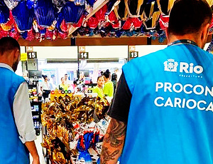 Procon Carioca encontra irregularidades em fiscalização de supermercados da Zona Norte com foco na Páscoa