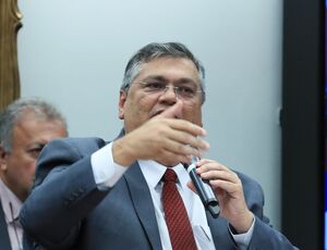 Por que Bolsonaro não deu anistia ao verdadeiro patriota Protógenes Queiroz?  Será que Lula vai dar? - Ultima Hora Online