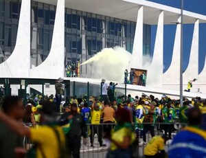 8 DE JANEIRO: STF libera lista de 100 acusados de participação na invasão dos Três Poderes, em Brasília