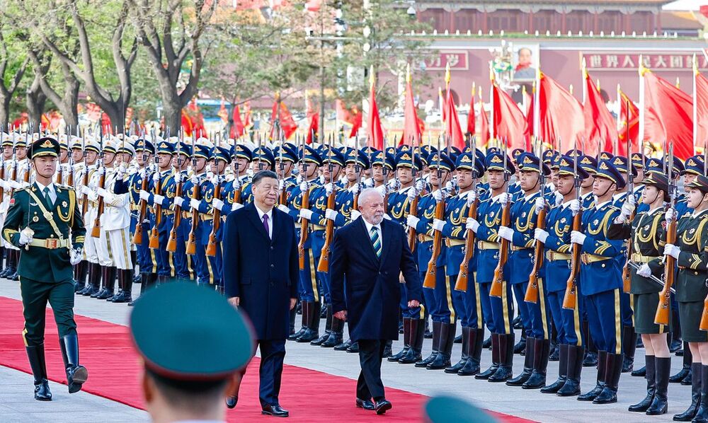 Banco de desenvolvimento da China emprestará R$ 6,5 bi ao Brasil, para obras de infra, energia e industrialização.