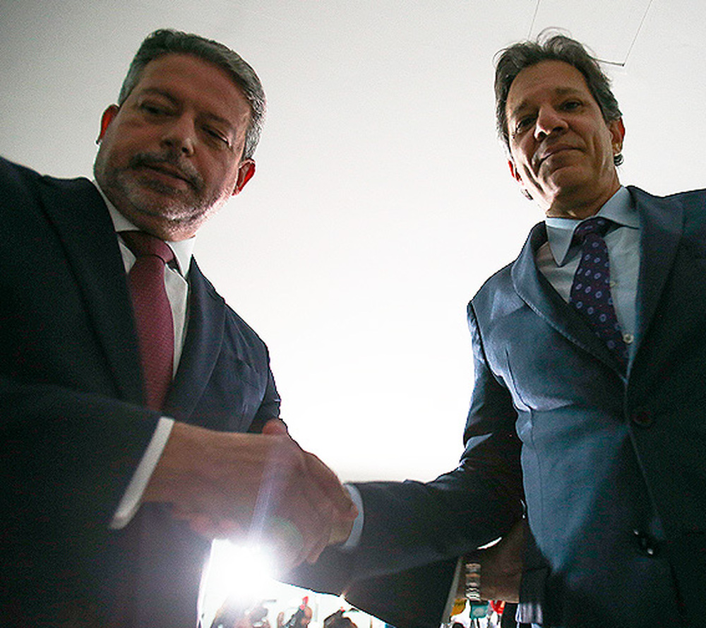 Haddad após entregar arcabouço: “Brasil não aguenta mais sangria”
