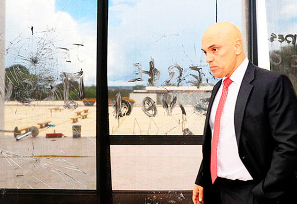 Moraes determina quebra do sigilo de imagens de vandalismo no Planalto