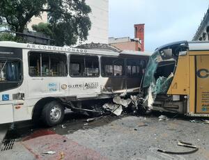 Acidente entre ônibus e VLT deixa 16 feridos no Centro do Rio