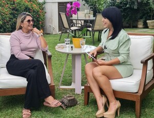 Desirée Oliveira entrevista Antônia Fontenelle e esbanja talento a frente do programa Roda de Mães na TV MAX