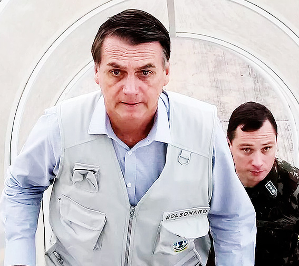 'Está tudo 100% alinhado'; Mauro Cid assumirá toda a culpa pela falsificação dos cartões de vacina
