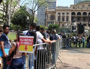 Taxa de desemprego de 8,5% é a menor para abril desde 2015, diz IBGE