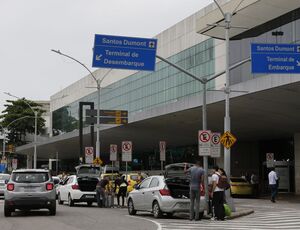 Eduardo Paes diz que governo federal vai limitar voos no Santos Dumont