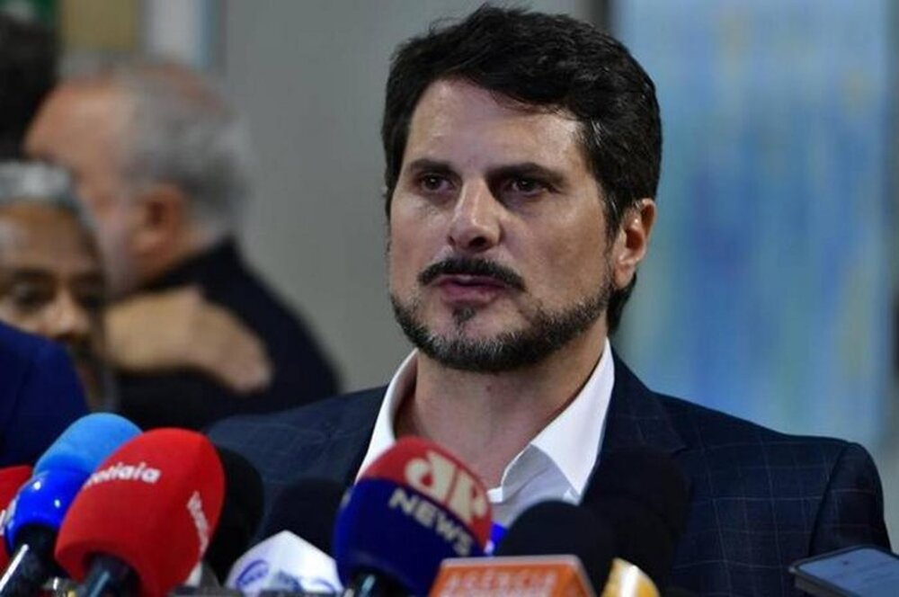 Senador bolsonarista vira alvo da PF