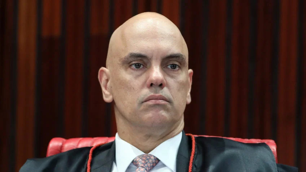 Moraes tira sigilo de relatório sobre celular de Cid