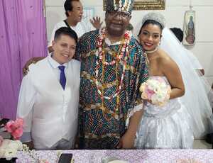 'Orixá ensina que o amor é soberano, em todas as suas diversidades', disse o Babalorixá Cláudio D’Oxosse ao celebrar um casamento homoafetivo no Rio 