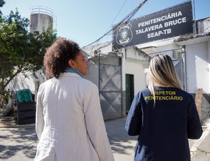 MULHERES PRESAS EM BANGU: Comissão de Defesa dos Direitos da Mulher da Alerj realizou fiscalização na Penitência Feminina Talavera Bruce