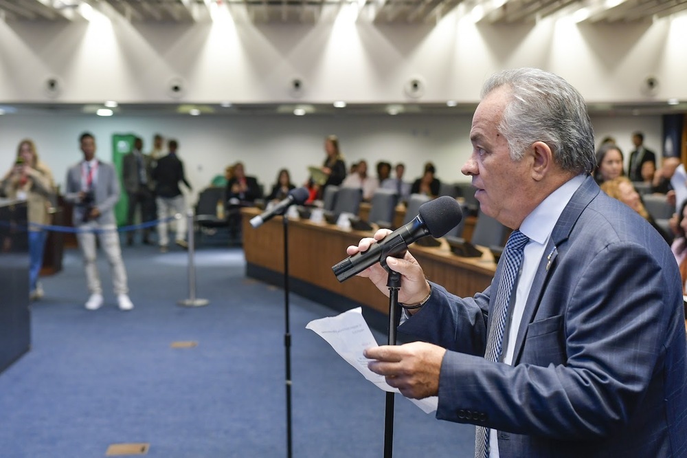 Deputado Brazão (União), quer criação serviço móvel para emitir documentos de habilitação, casamento, RG, carteira de trabalho e CPF, com isenção
