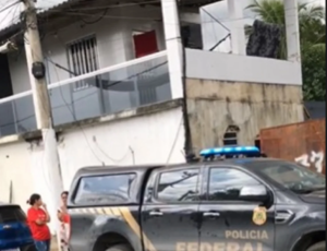 Moradores do bairro Jardim Iguaçu, na Baixada, são despejados após decisão favorável à Universidade Federal Rural do Rio de Janeiro