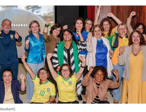 Lula reúne todas as mulheres do governo para assistir à vitória do Brasil por 4 a 0 ao estrear na Copa