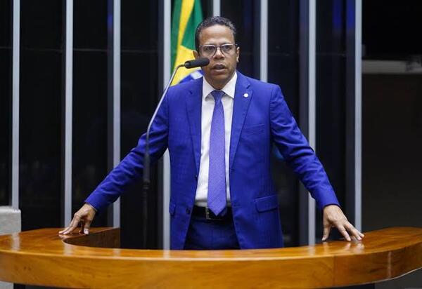  Deputado Luís Carlos Gomes: em busca de desenvolvimento econômico e responsabilidade social