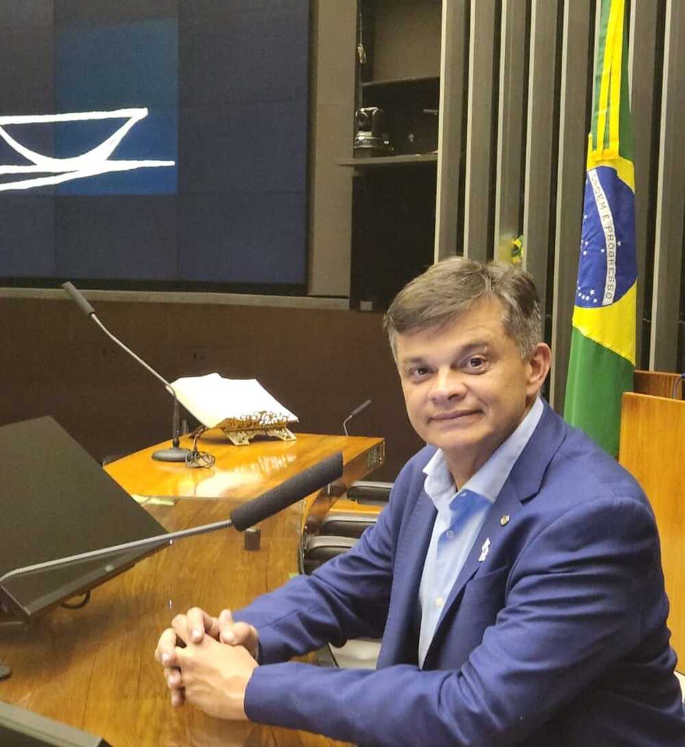 Dimas Gadelha quer Frente Parlamentar para combater barricadas