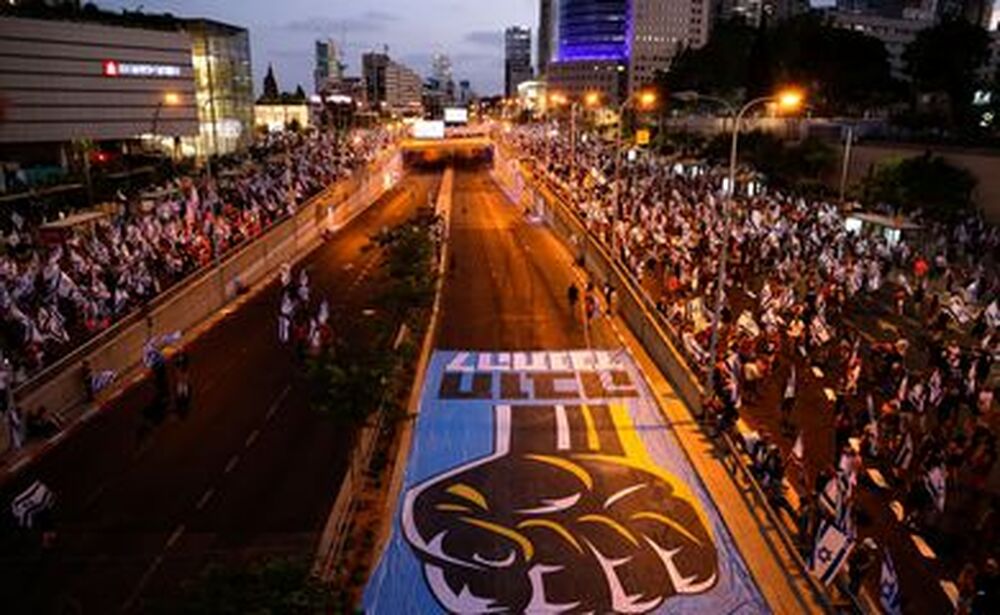Manifestantes israelenses mantêm pressão sobre Netanyahu