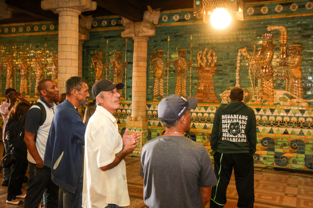 Governo do Estado leva hóspedes do Programa Hotel Acolhedor para visita guiada ao Theatro Municipal