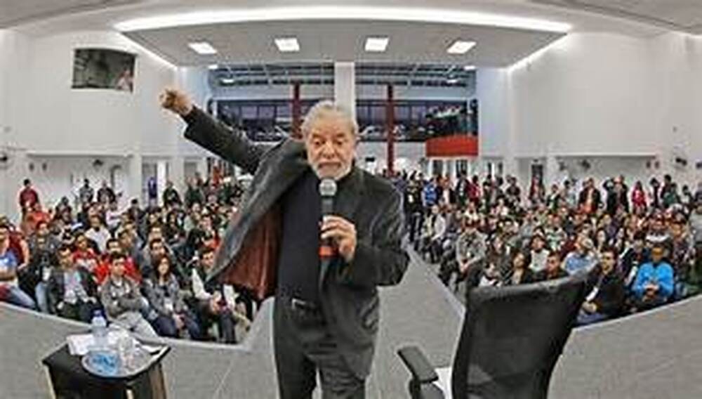IGREJA COM ESCRAVOS? Lula sanciona Lei nº 14.647 que estabelece inexistência de vínculo empregatício de entidades religiosas com ministros, membros ou quaisquer outros que a eles se equiparem