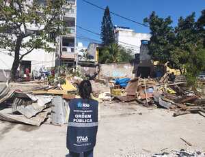 Prefeitura demole sete construções ilegais no Recreio dos Bandeirantes