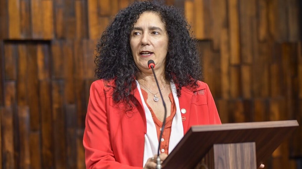 Deputados discursam em apoio à parlamentar Marina do MST (PT), Rodrigo Bacellar (PL), lê nota oficial repudiando agressores