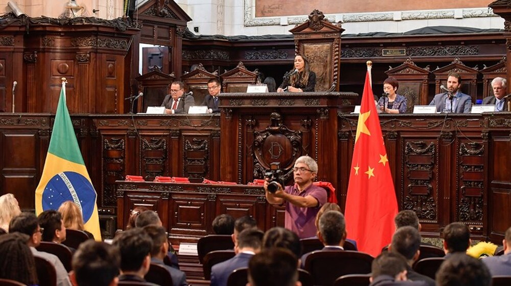Parlamento concedeu Medalha Tiradentes e moções a instituições chinesas.