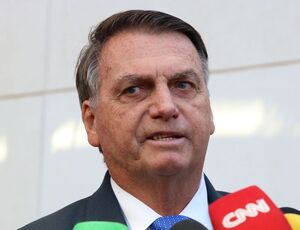 Bolsonaro é internado em São Paulo 