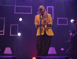 Luana Berti lança seu primeiro álbum ao vivo “Acústico Luana Berti