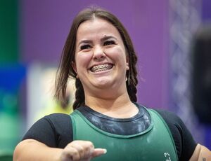 Mariana D'Andrea é campeã mundial de halterofilismo paralímpico