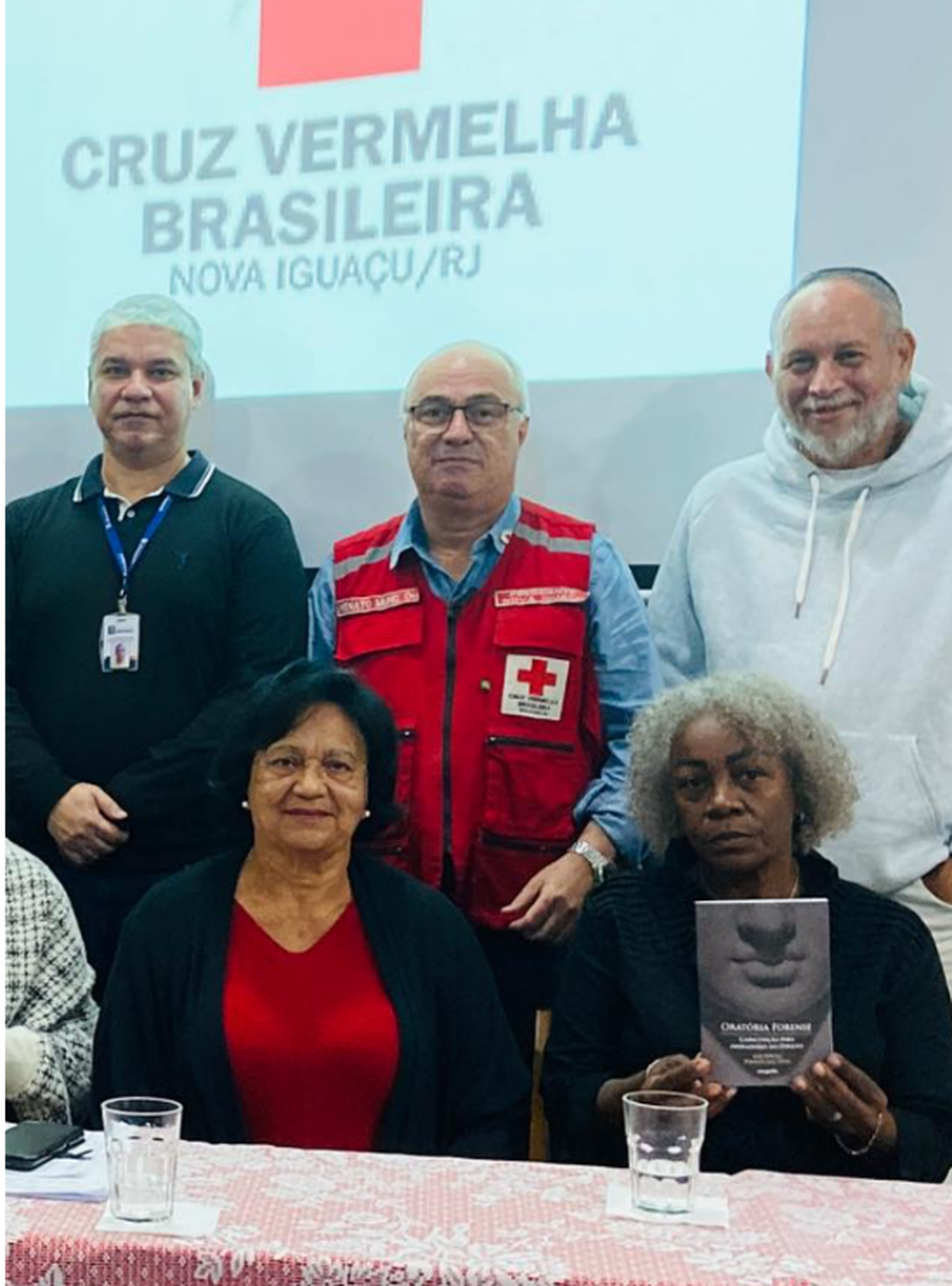 Lançamento do livro 'Oratória Forense' no curso de oratória e liderança no auditório da Cruz Vermelha Nova Iguaçu