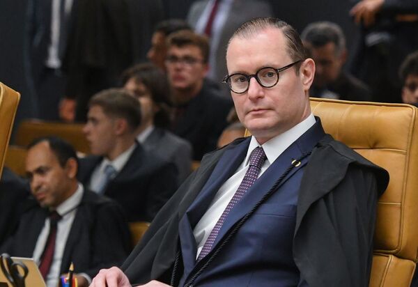 Zanin vota contra marco temporal e desempata julgamento