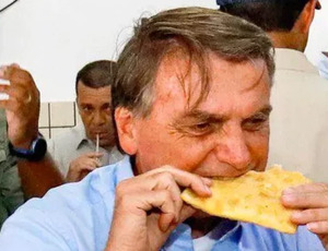 PASTELZINHO CARO: Bolsonaro gastou R$ 3.580.320,06 com alimentação no avião presidencial