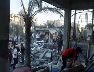 Israel intensifica ataques em Gaza e crise humanitária se agrava