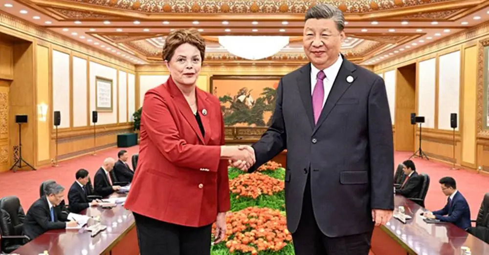 Xi Jinping se encontra com Dilma Rousseff e rasga elogios à presidente do NDB do BRICS por sua atuação