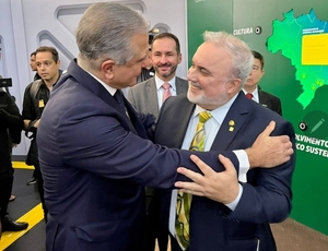 Em conversa com presidente da Petrobras deputado pede que empresa invista no setor nuclear