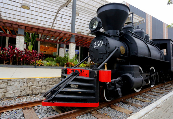 Miguel Pereira inaugura primeiro trem turístico a vapor do Estado do Rio Janeiro