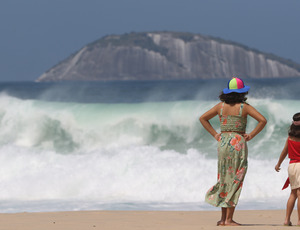 Praias do Rio de Janeiro continuam sob risco de fortes ondas
