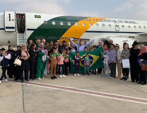 Brasileiros repatriados de Gaza já estão a caminho do Brasil 