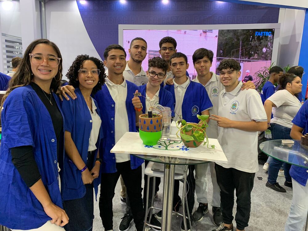 Alunos da Faetec, em Nova Iguaçu, criam irrigador automático para plantações