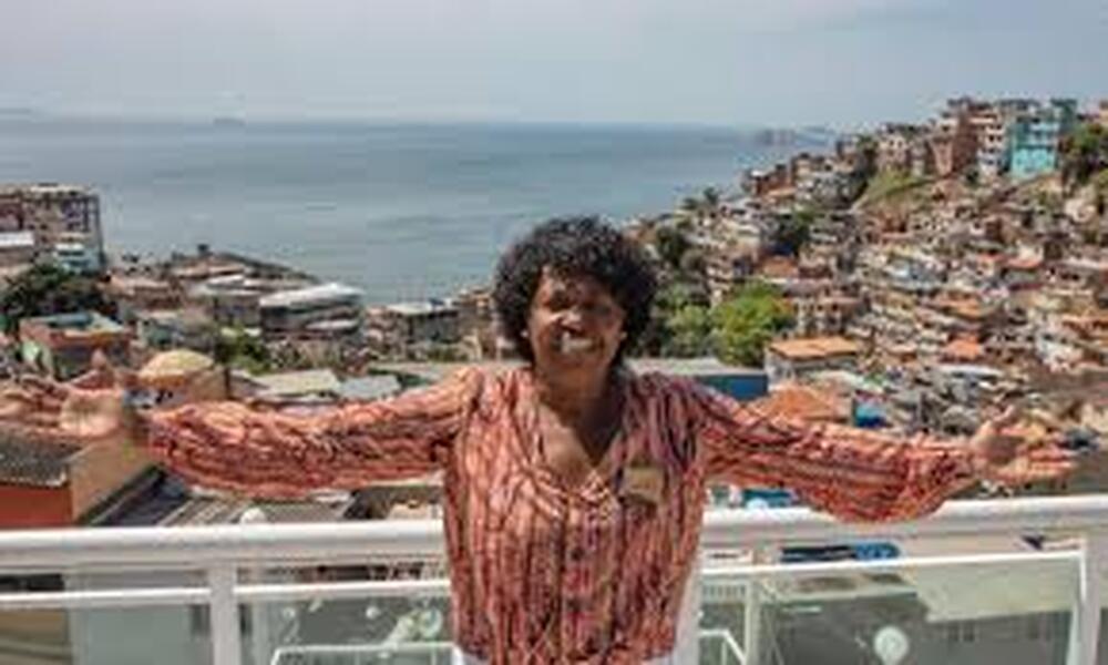 Câmara aprova projeto que cria Dia da Consciência Negra como feriado nacional, Benedita da Silva comemora