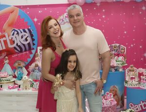 Com festa avaliada em 500 mil reais, Deborah Albuquerque e Bruno Salomão festejam a filha Bela