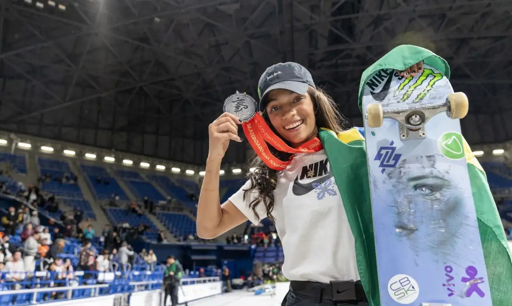 Rayssa Leal conquista prata no Mundial de skate street no Japão