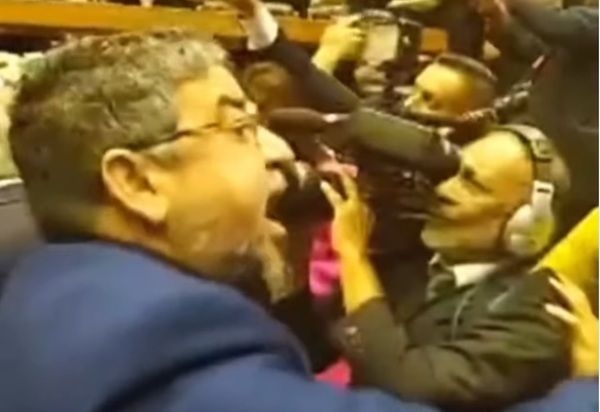 Quaquá diz 'Daria de novo', sobre tapa em deputado que insultou Lula no plenário