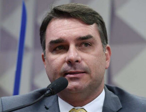 Senador Flávio Bolsonaro, elogia iniciativa do Ministério da Justiça para bloqueio de celulares roubados